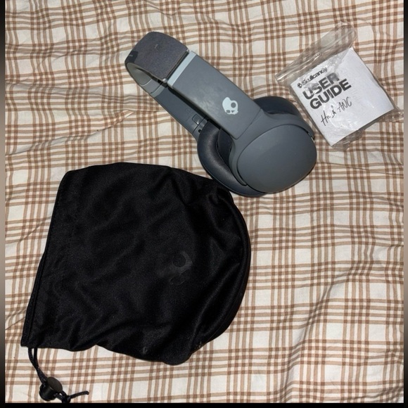 Skullcandy Charcoal Wireless Headphones - Picture 1 of 3